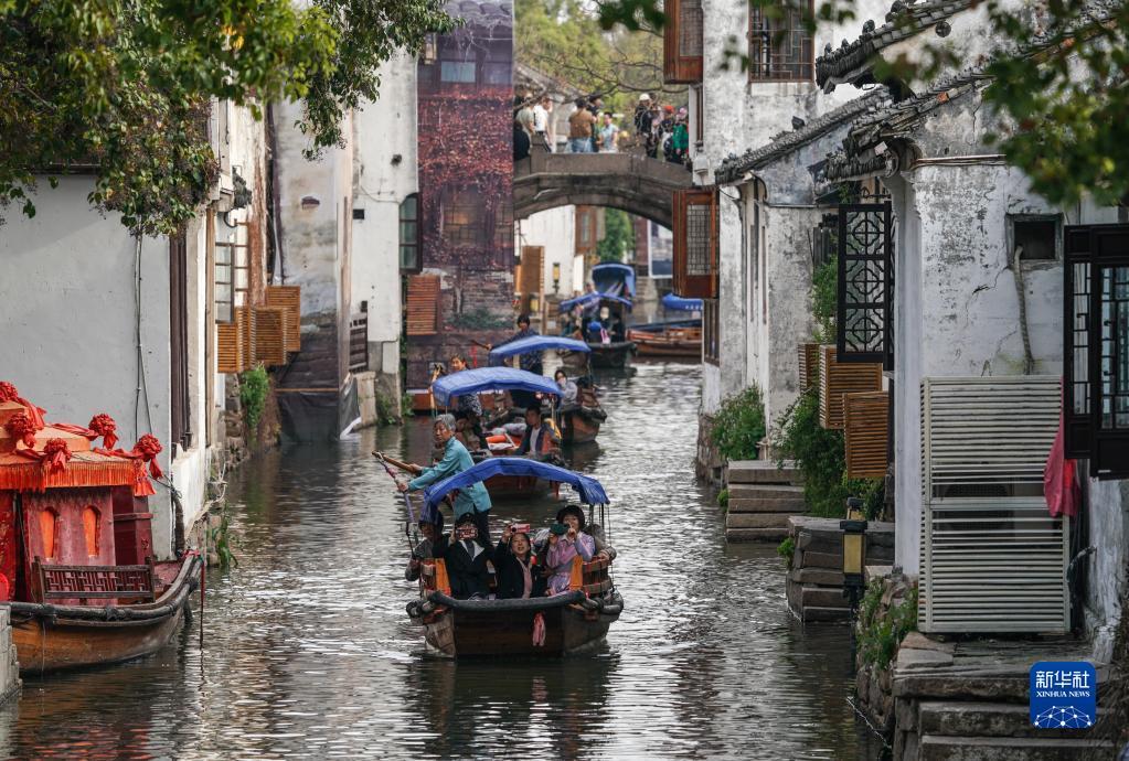 大陆暂停进口后，台名嘴称1天吃18公斤凤梨，食用过多对身体有何危害？游戏画面